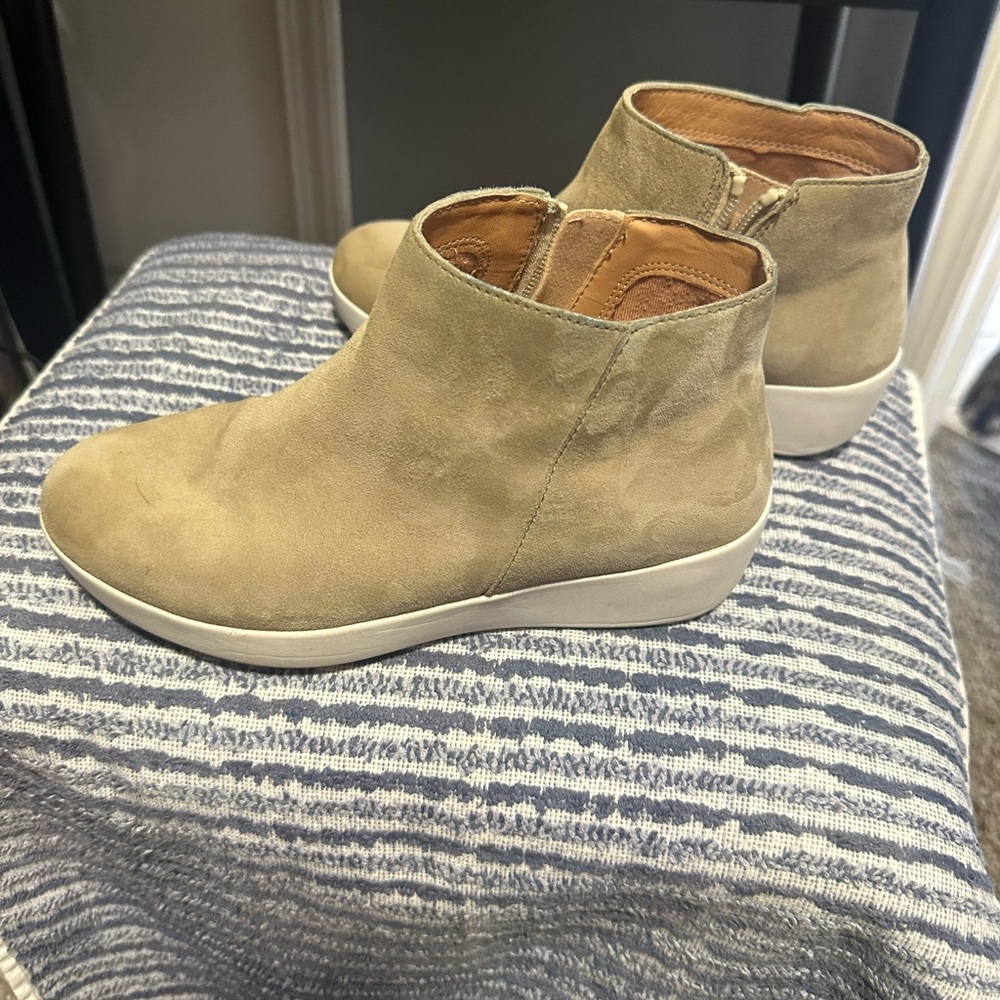 Fitflop Tan Ankle Booties Suede Slip-On